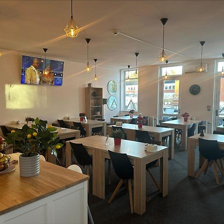 Södertälje Almnaes Park Hotel מראה חיצוני תמונה