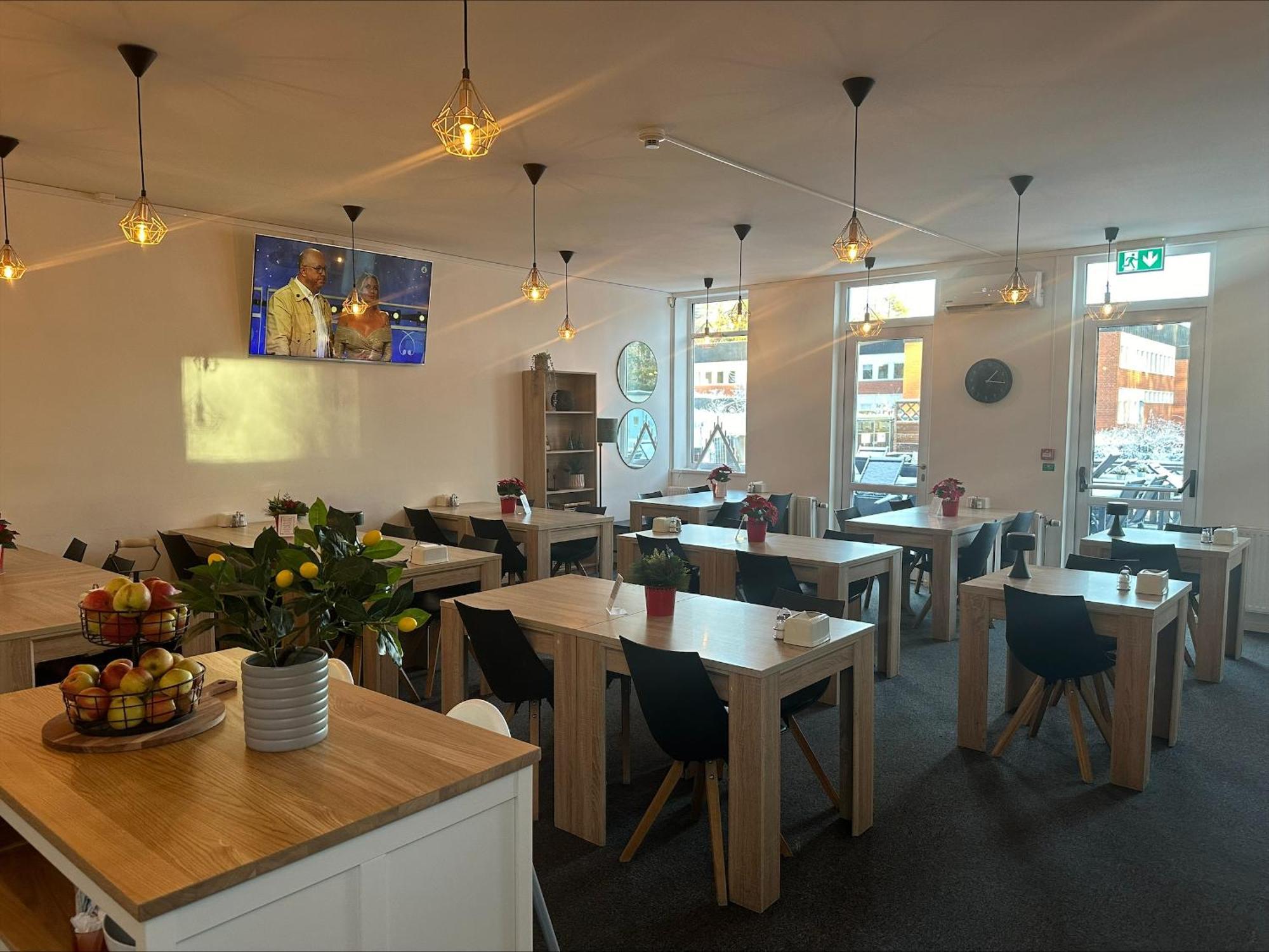 Södertälje Almnaes Park Hotel מראה חיצוני תמונה